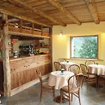 Caprice Des Neiges - 4*